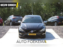 Volvo V60 - 2.0 D4 Momentum R-Design 18" HALF LEDER NAVI CLIMA