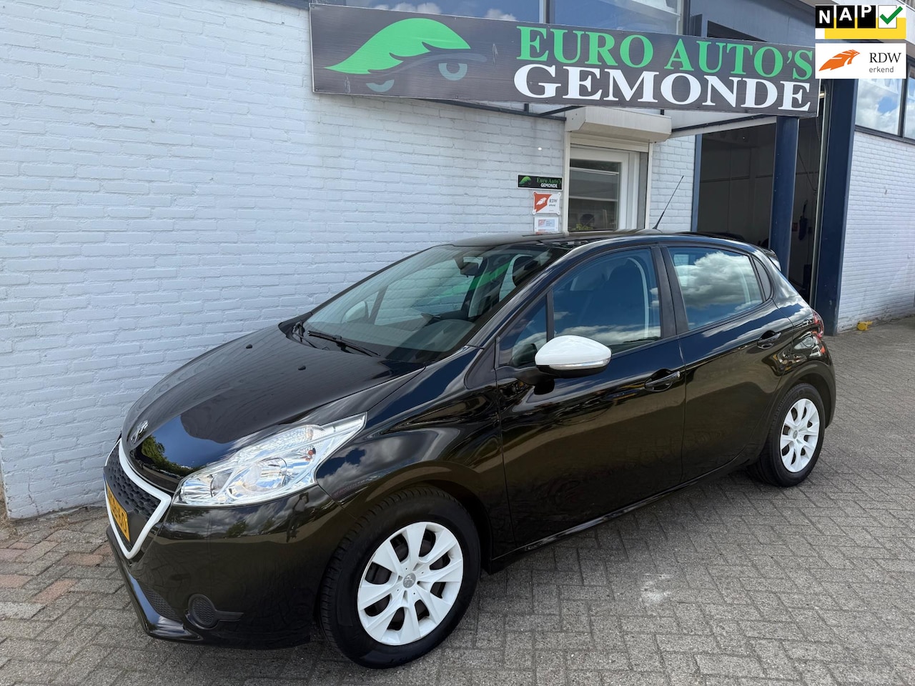 Peugeot 208 - 1.0 VTi Black - White editie AIRCO ELECTRAPAKKET - AutoWereld.nl