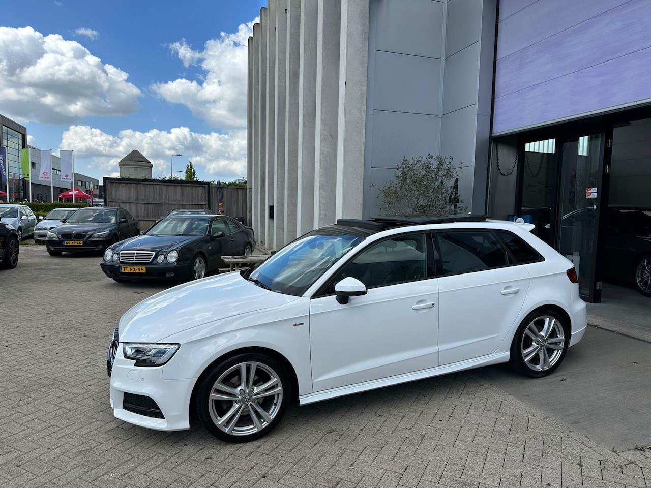 Audi A3 Sportback - 30 TFSI 3x S Line Edition PANO! VIRTUEEL! LED! INRUIL MOGELIJK! - AutoWereld.nl