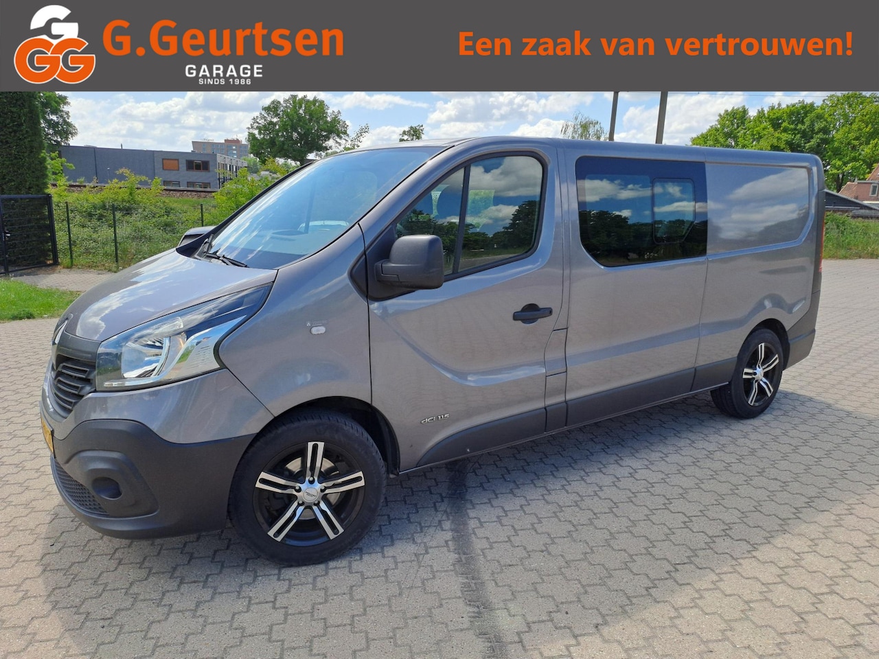 Renault Trafic - 1.6 dCi T29 L2H1 DC Générique Dubbelcabine, Trekhaak, 6-persoons, Navigatie, - AutoWereld.nl