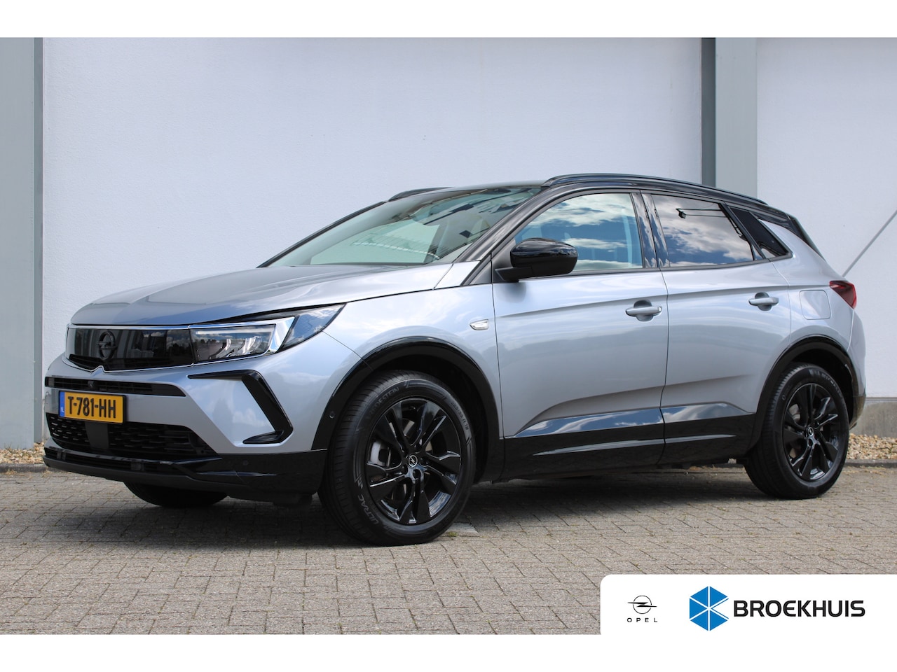 Opel Grandland - 1.6 Turbo Hybrid Level 4 / 360 Camera / Navigatie / Parkeersensoren / Dodehoek detectie / - AutoWereld.nl
