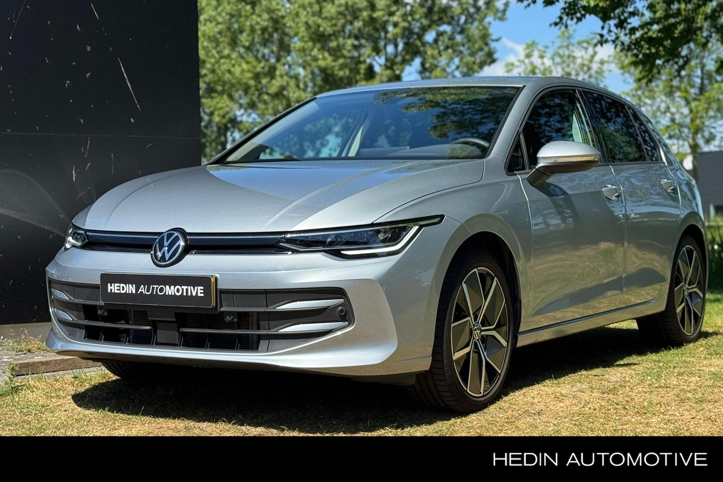 Volkswagen Golf - 1.5 TSI Oranje Edition Climate Control | Camera | Parkeersensor Voor & Achter | Apple Carp - AutoWereld.nl