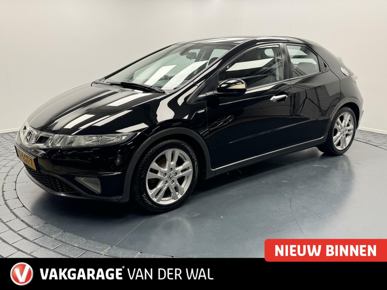 Honda Civic - 1.8 Sport Navigatie-Cr.contr-Clima-Trekhaak-Lm17''velgen-Parkeersensoren - AutoWereld.nl