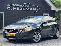 Volvo V60 - 2.0T 203PK Navigatie Cruise Control Trekhaak Climate Control Leder