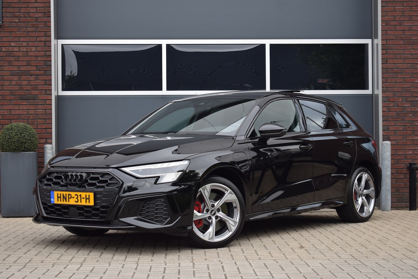 Audi A3 Sportback - 45 TFSI e S-line Competition | Pano | Massage | Sfeer | Camera - AutoWereld.nl