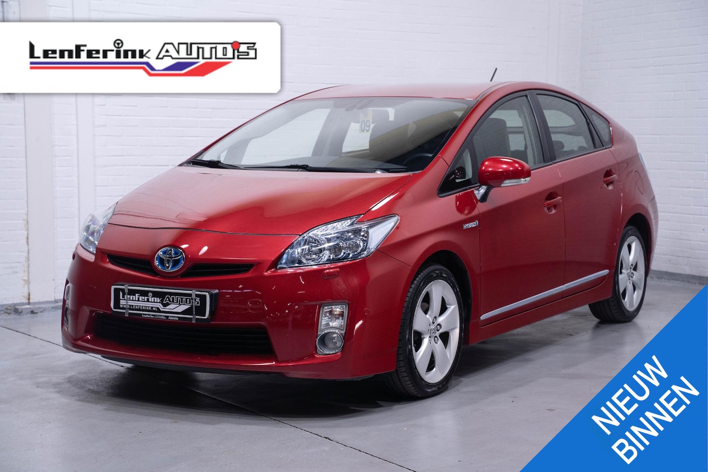 Toyota Prius - 1.8 Dynamic Navi Clima Camera - AutoWereld.nl