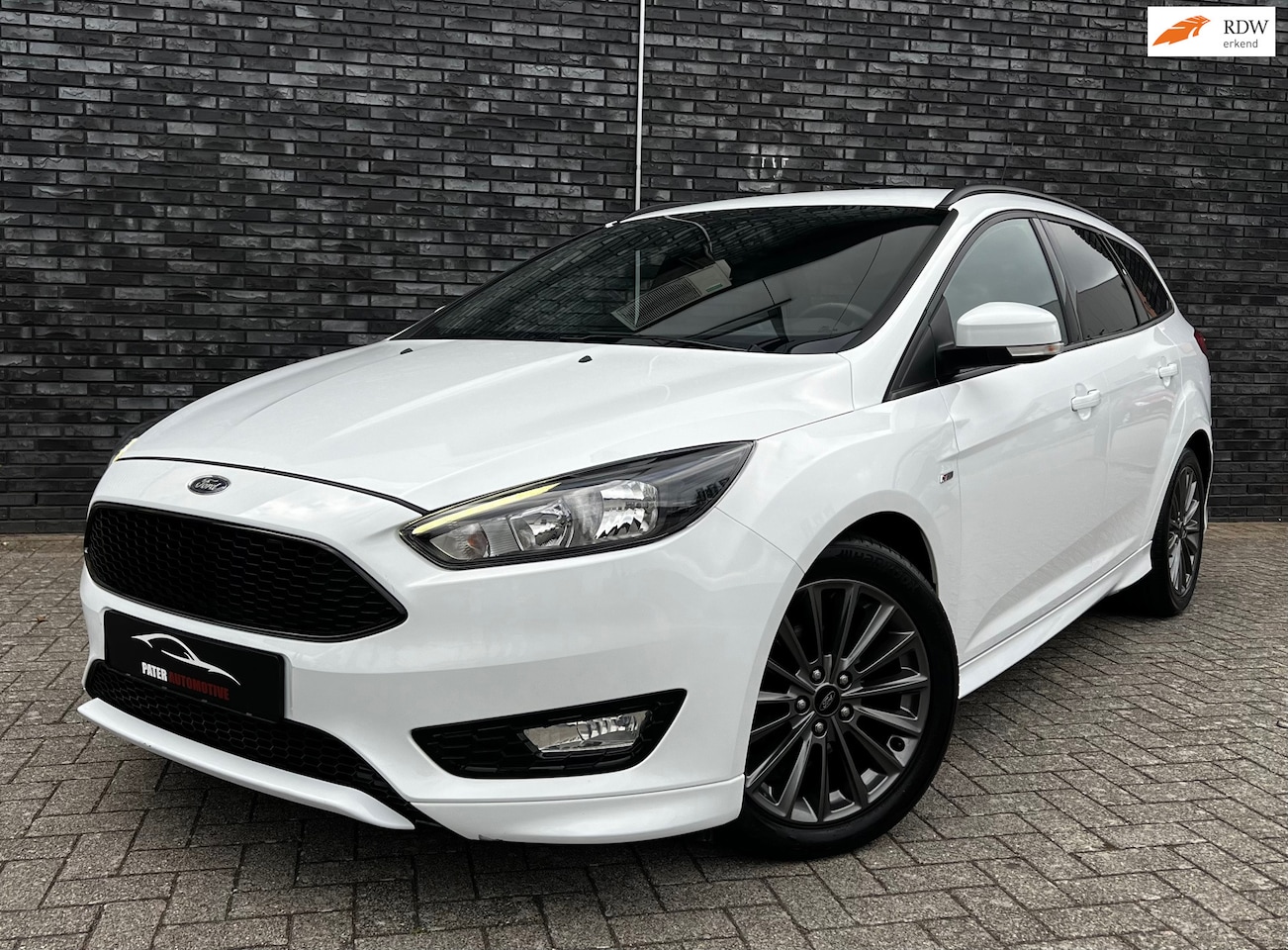 Ford Focus Wagon - 1.0 ST-Line Climate Control|Stoelverwarming|Apple Carplay|Wifi|Trekhaak Mogelijk - AutoWereld.nl