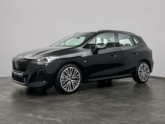BMW 2-serie Active Tourer - 218i M Sportpakket | Premium Pack | Trekhaak | Panoramadak | Driving Assistant | Harman-Ka
