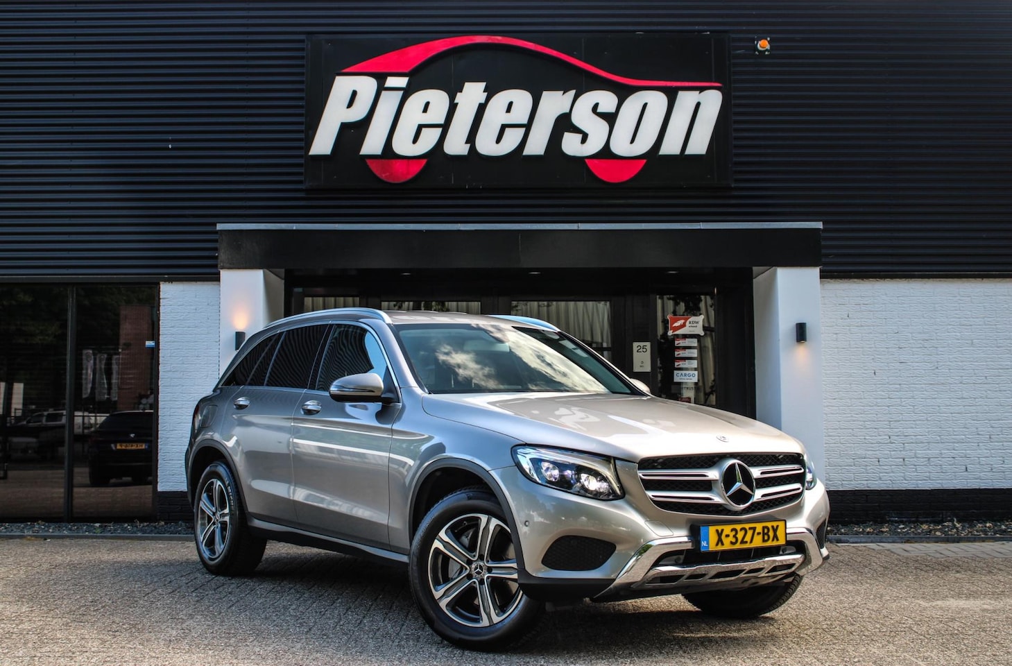 Mercedes-Benz GLC-klasse - 250 4MATIC Premium TREKHAAK LEDER - AutoWereld.nl