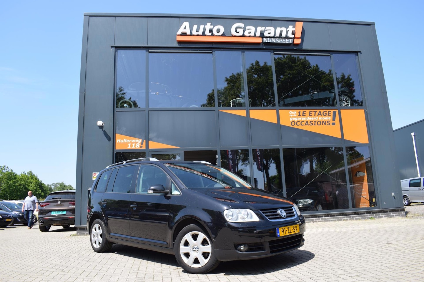 Volkswagen Touran - 2.0-16V FSI Highline/clima/stoelverw/nw apk/nw banden - AutoWereld.nl
