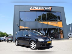 Volkswagen Touran - 2.0-16V FSI Highline/clima/stoelverw/nw apk/nw banden