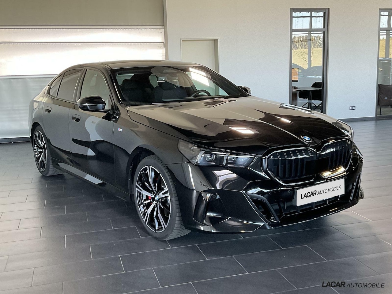 BMW 5-serie - 520i I M Sport Pro I Pano I H&K - AutoWereld.nl