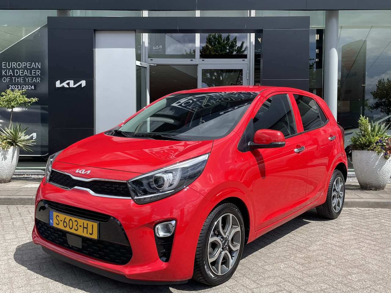 Kia Picanto - 1.0 DPi DynamicPlusLine Climatronic // Keyless // Navigatie + Camera  info Roel 0492-58895 - AutoWereld.nl
