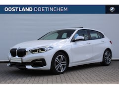 BMW 1-serie - 118i Sport Line Automaat / Panoramadak / Sportstoelen / PDC / LED / Live Cockpit Professio