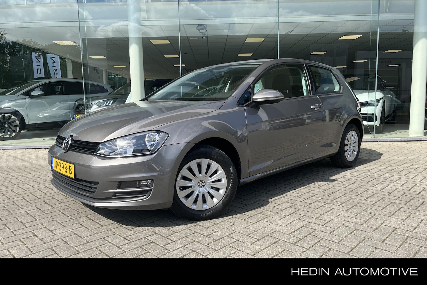 Volkswagen Golf - 1.2 TSI Trendline Unieke Km stand | NAP | Nette Auto | Airco  | Parkeersensoren | Winterba - AutoWereld.nl