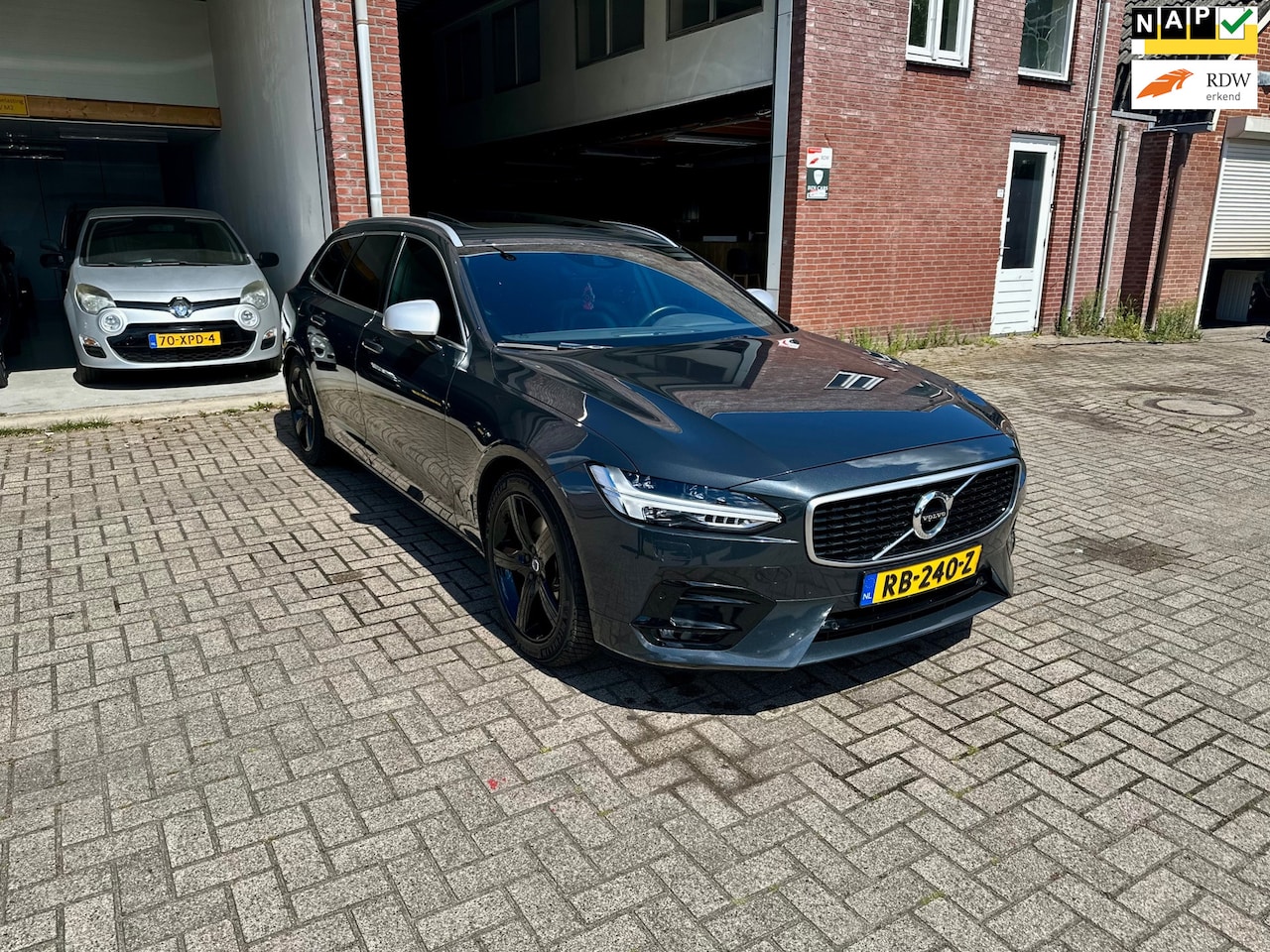 Volvo V90 - 2.0 D3 R-Design |NAP|PANO|ADAPTIFCRUISCONTROL| LINE ASSISTENT - AutoWereld.nl