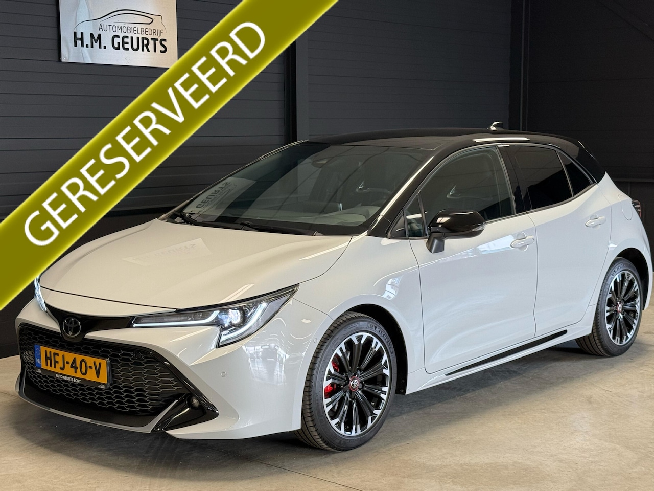 Toyota Corolla - 1.8 Hybrid GR-Sport Navi Camera Clima 17Inch Schaalstoelen! Mooi! - AutoWereld.nl