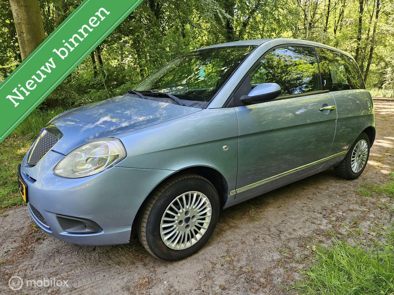 Lancia Y(psilon) - Ypsilon 1.4 Blue & Me nieuwe apk!!! - AutoWereld.nl