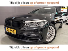 BMW 5-serie Touring - 520i High Executive PANO/LEDER/H-UP/DAB/CARPLAY/SFEERVERL///