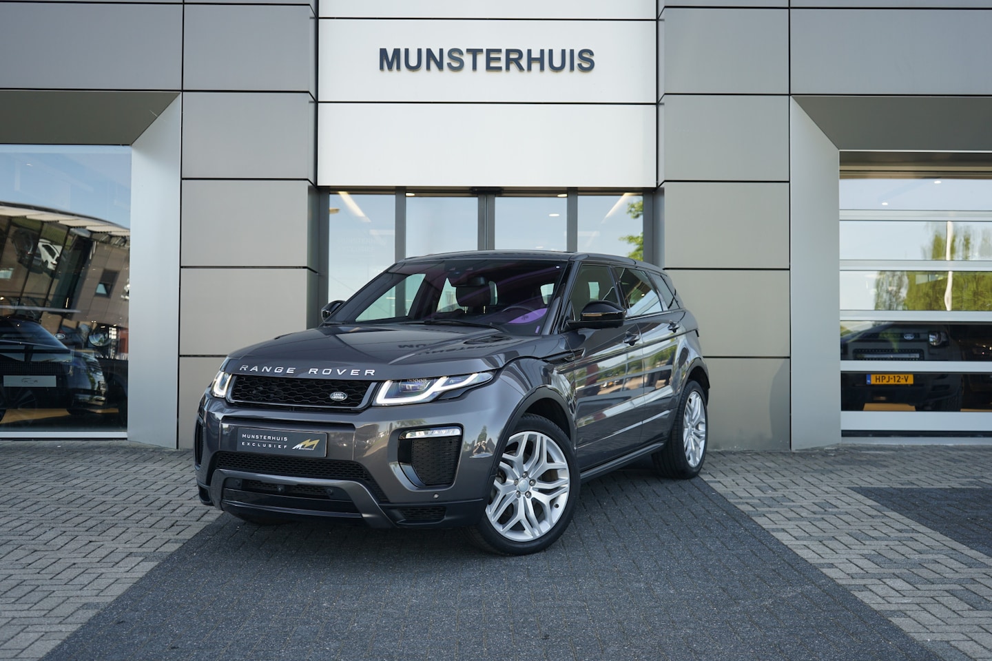 Land Rover Range Rover Evoque - 2.0 TD4 HSE | Voorstoelen verwarmd en geventileerd | Massage stoelen | Head-up Display | M - AutoWereld.nl