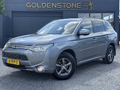 Mitsubishi Outlander - 2.0 PHEV Instyle Leder, Camera, Trekhaak, Schuifdak, Dealer onderhouden, Stoelverwarming,