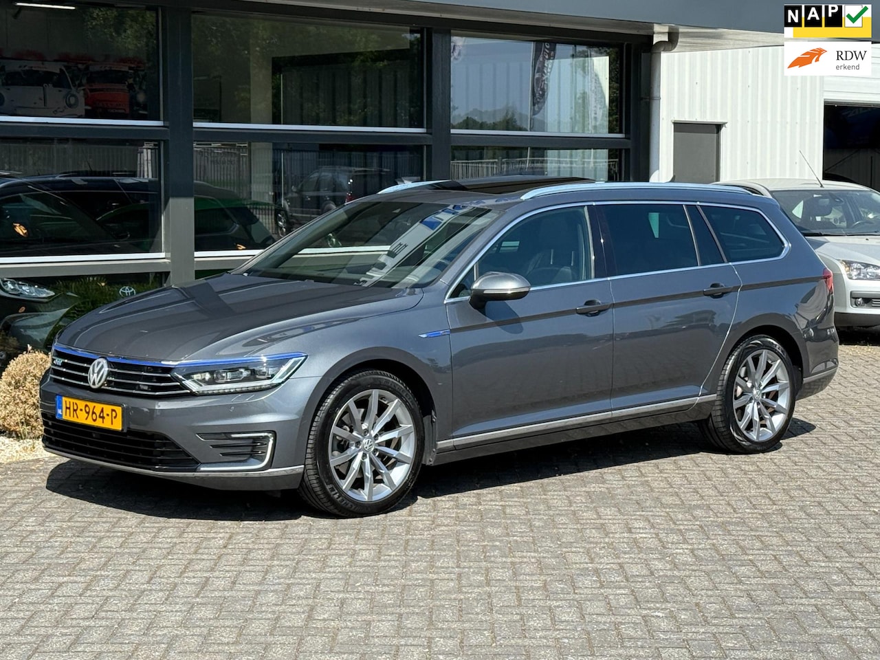 Volkswagen Passat Variant - 1.4 TSI GTE Highline Pano NAP APK !! - AutoWereld.nl