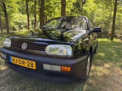 Volkswagen Golf - 1.6 CL