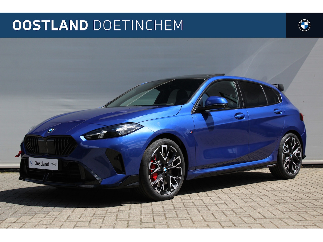 BMW 1-serie - 120 High Executive M Sport Automaat / Panoramadak / Parking Assistant Professional / M Spo - AutoWereld.nl