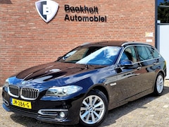 BMW 5-serie Touring - 520i Luxury, Panorama, El. Trekhaak (1e eig. Dealer onderhouden, NL-auto NAP)