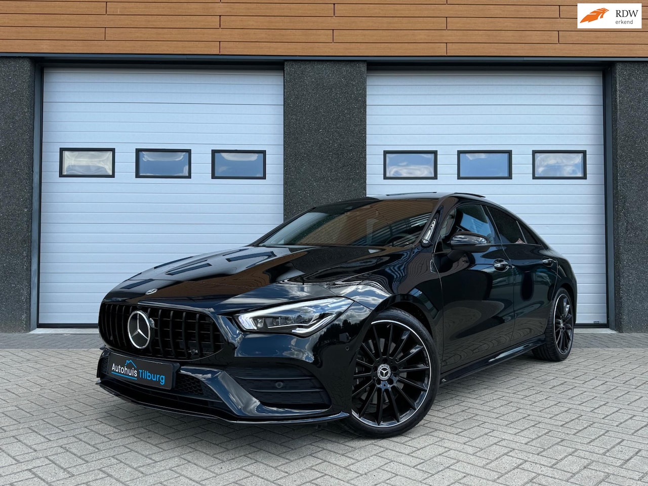 Mercedes-Benz CLA-Klasse - 200 AMG Pano Multibeam Sfeer Navi - AutoWereld.nl
