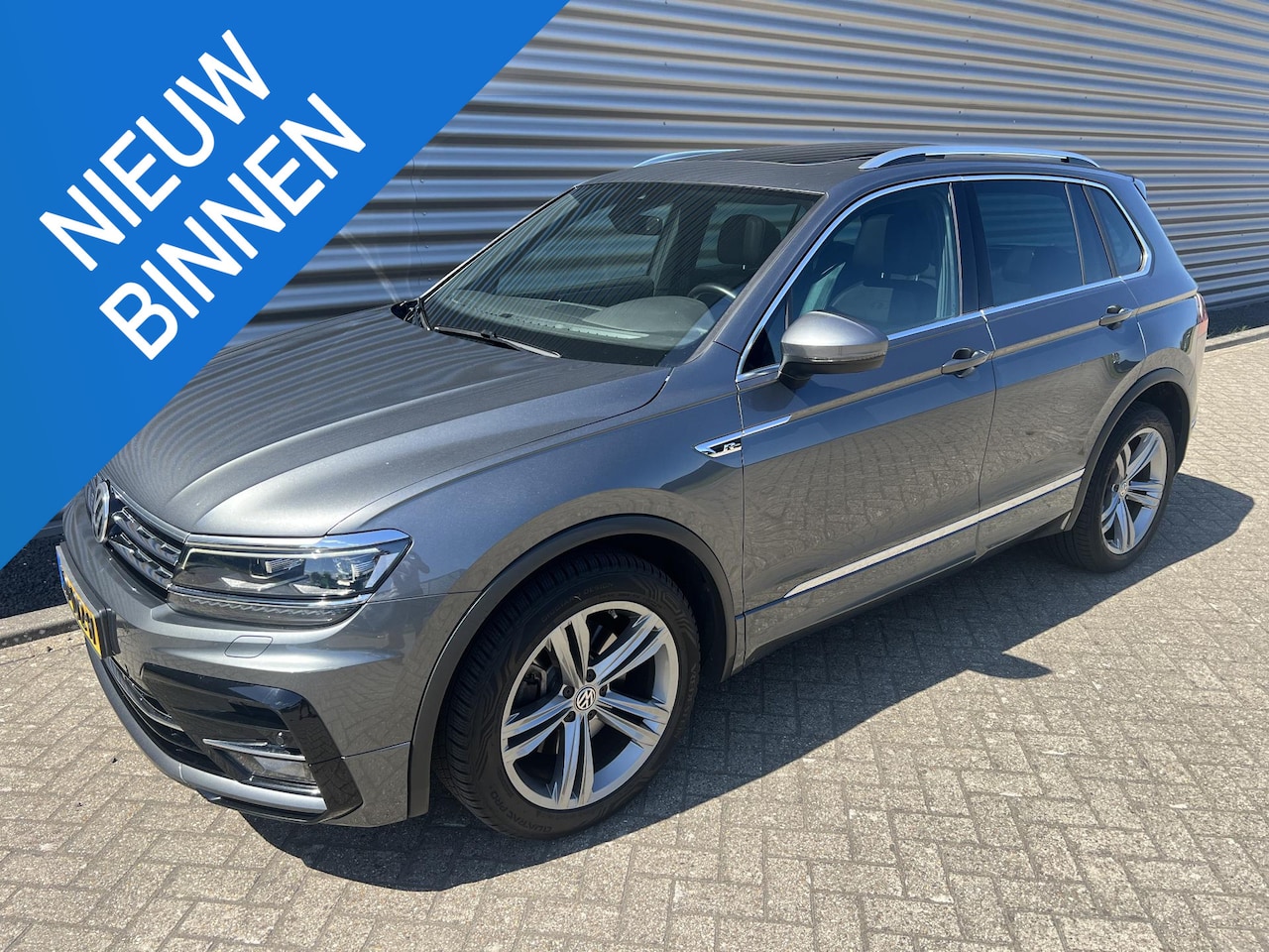 Volkswagen Tiguan - 2.0 TSI 4Motion R-Line Pano Trekhaak DSG - AutoWereld.nl