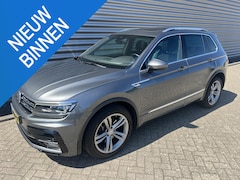 Volkswagen Tiguan - 2.0 TSI 4Motion R-Line Pano Trekhaak DSG