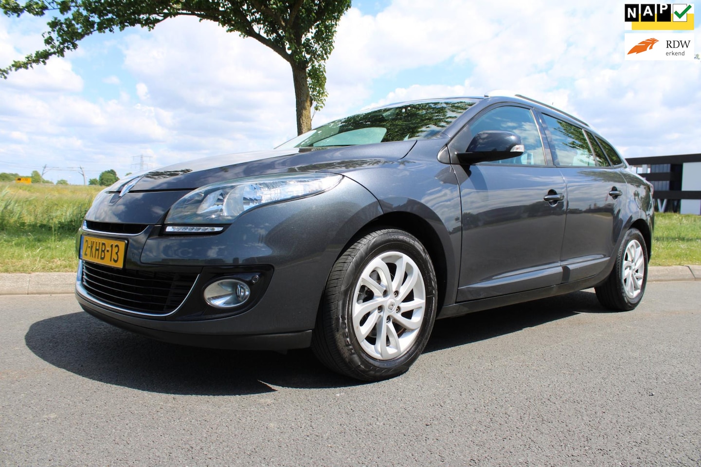 Renault Mégane Estate - 1.5 dCi Collection Climate Control Navigatie, APK 1904-2026 - AutoWereld.nl