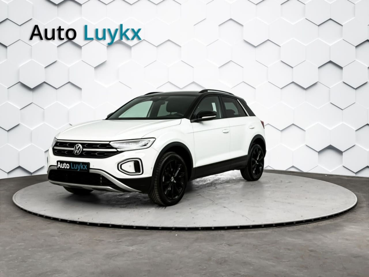 Volkswagen T-Roc - 1.5 Style Blackstyle DSG | 18'' L.M. Velgen | Elektrische Achterklep | Two-Tone - AutoWereld.nl
