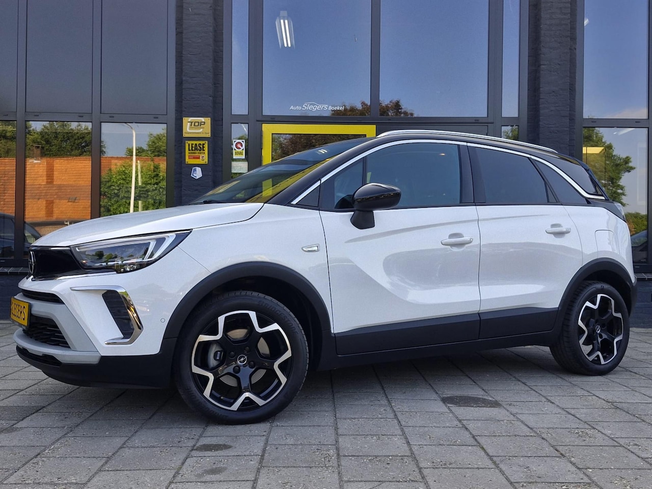 Opel Crossland - 1.2 Turbo Elegance Automaat | Park Cam | Park Sens V + A | Navi | Clima | Cruise | Apple C - AutoWereld.nl