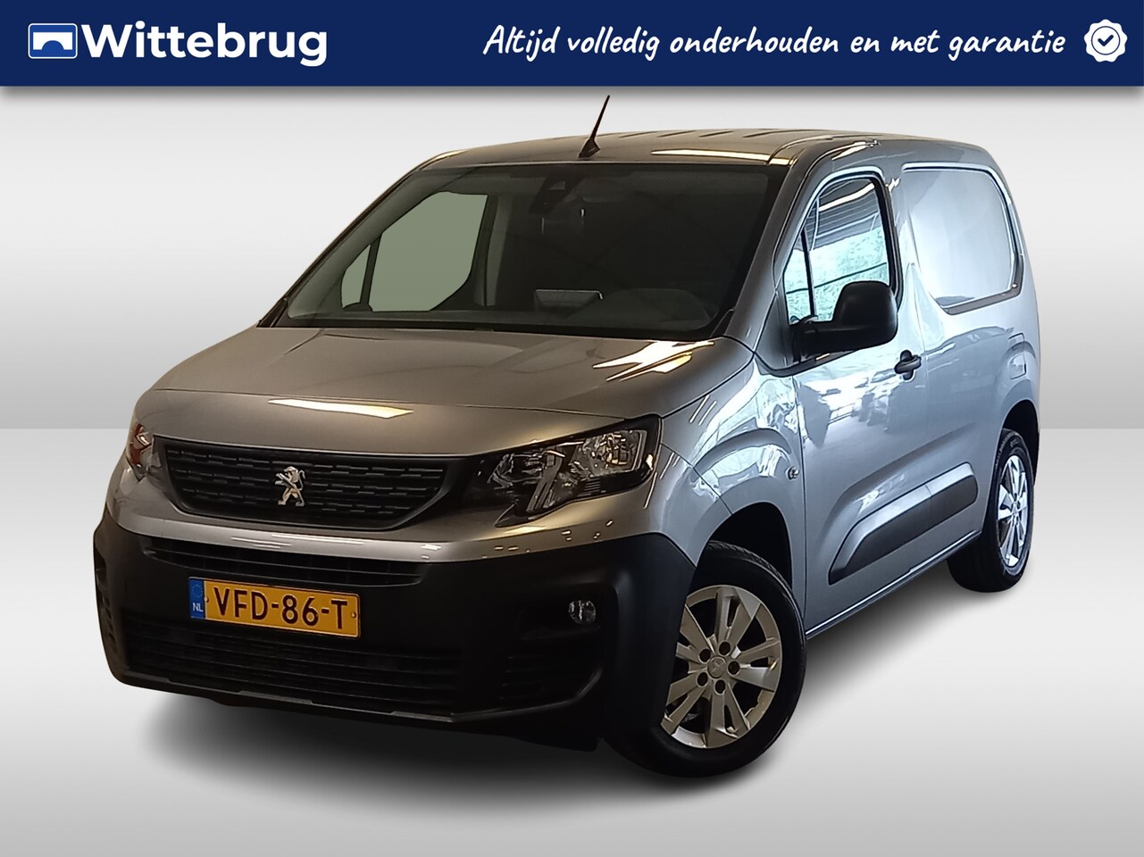 Peugeot Partner - 1.6 BlueHDI Asphalt met o.a. Navigatie, Camera, Trekhaak en Sensoren voor en achter! - AutoWereld.nl