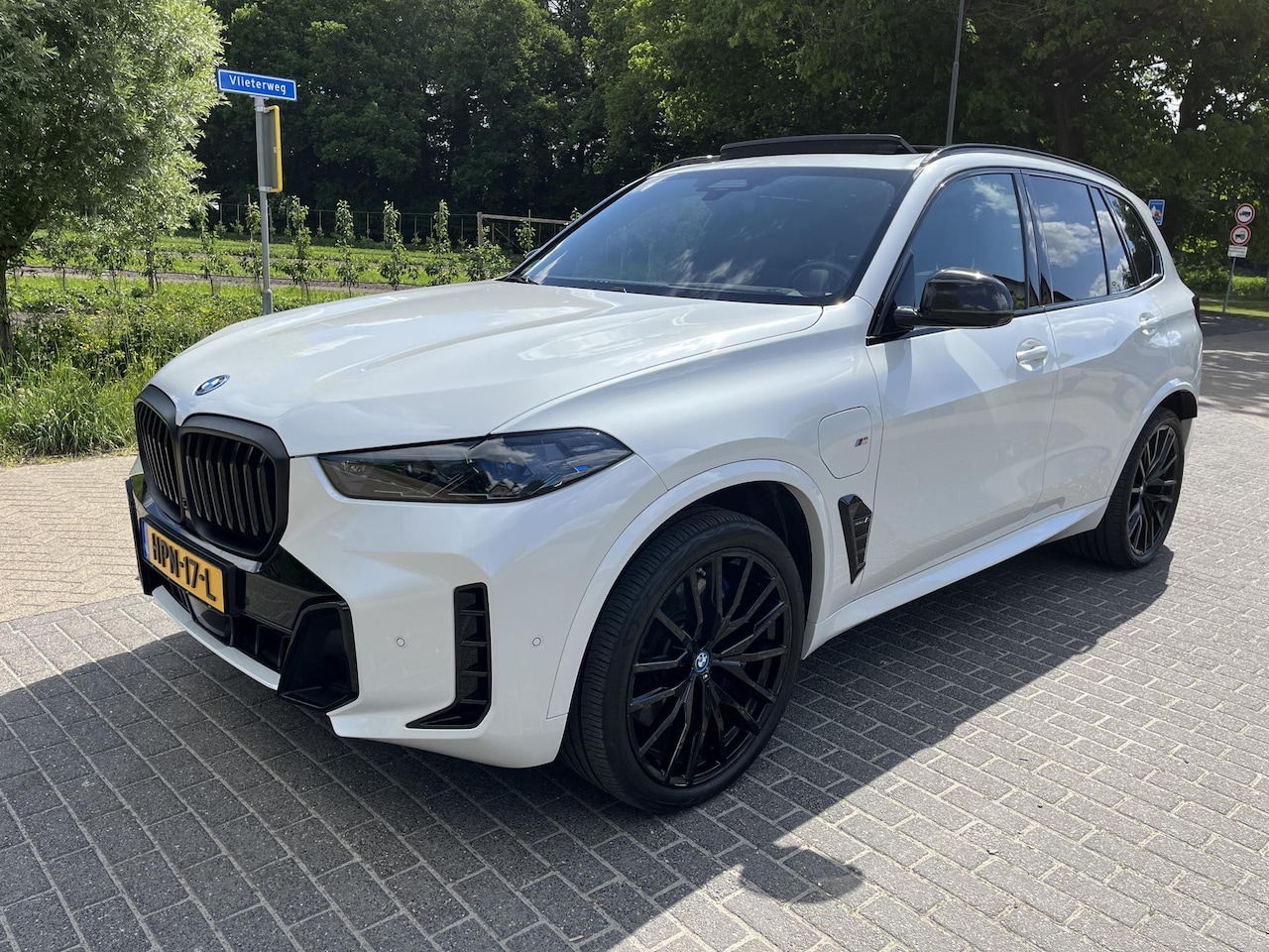 BMW X5 - xDrive50e M Sport Pano B&W - AutoWereld.nl