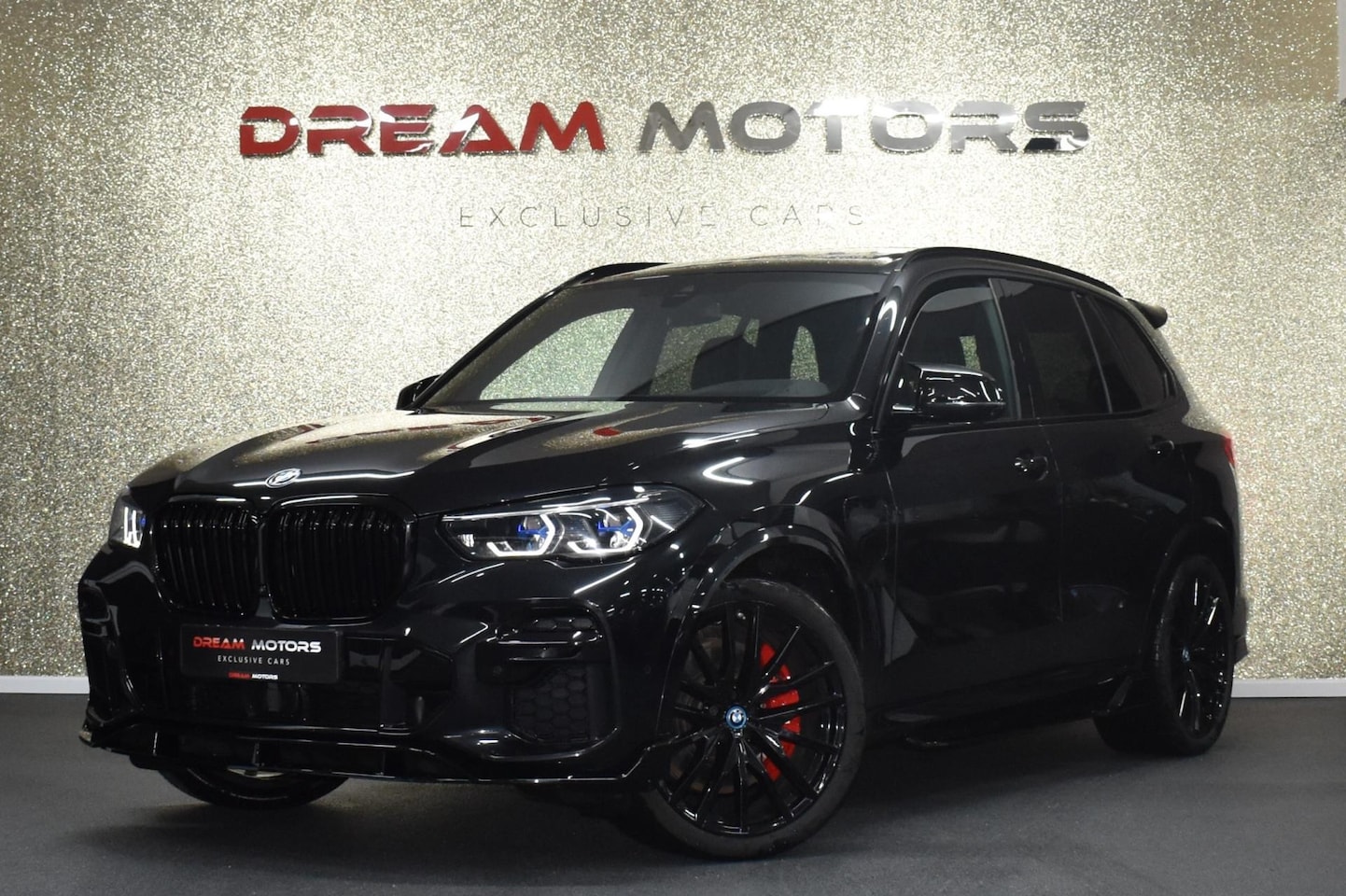 BMW X5 - 45e M-Sport xDrive 394pk | TREKHAAK | PANODAK | CRYSTAL POOK - AutoWereld.nl