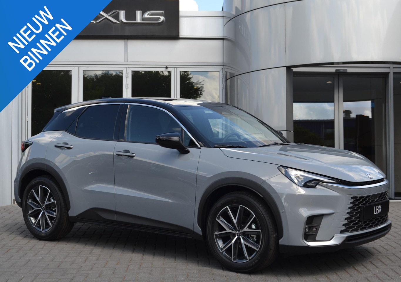 Lexus LBX - Cool 2WD DIRECT LEVERBAAR ADVANCED PACK MARK-LEVINSON STOELVERWARMING KEYLESS ELEK-KOFFERK - AutoWereld.nl