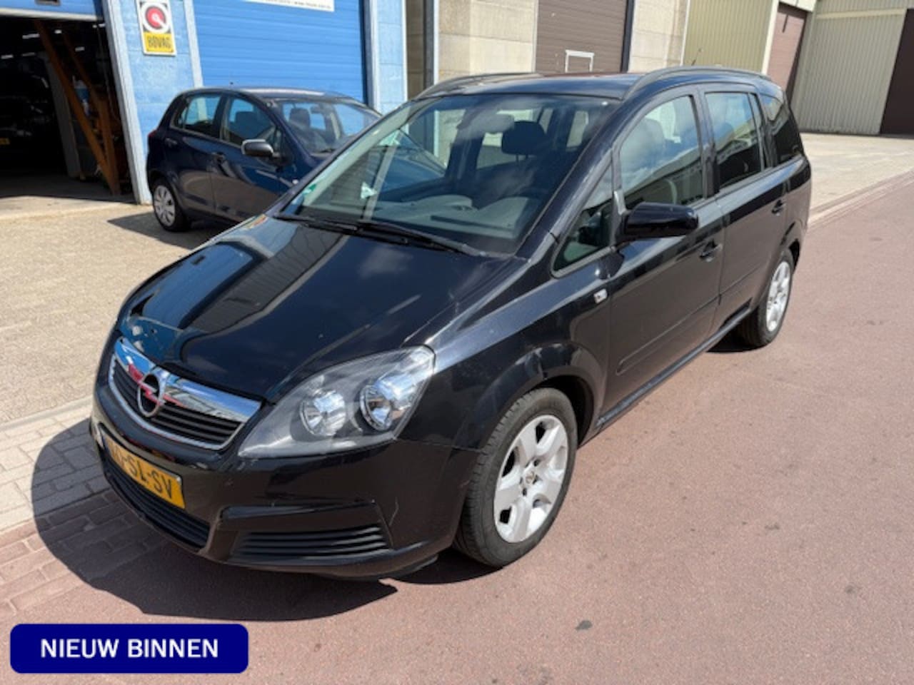 Opel Zafira - 1.6 Executive 7prs 2006 APK 3-2026 Airco + Navigatie Goede auto met NAP en alle boekjes. - AutoWereld.nl