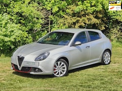 Alfa Romeo Giulietta - 1.4 Turbo MultiAir Super Ned.Auto - Zwart leer Navigatie