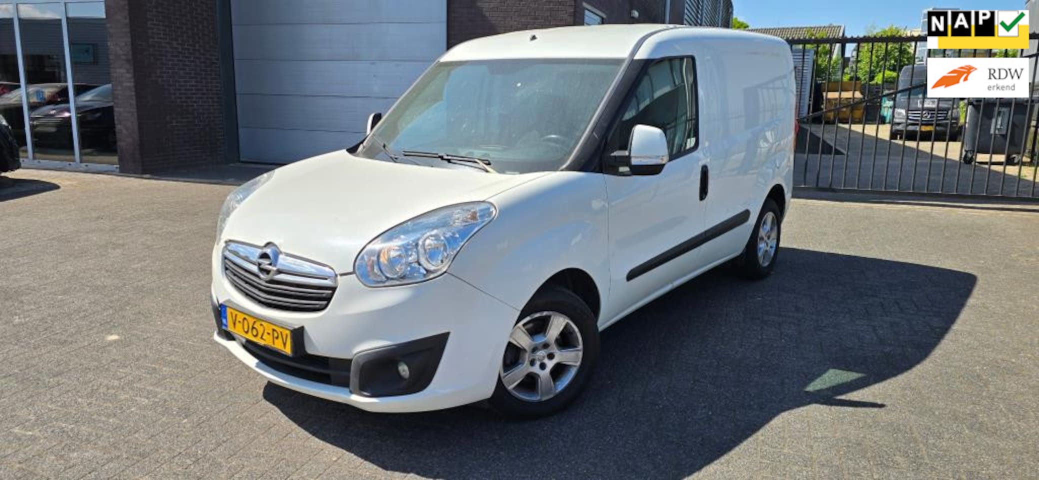 Opel Combo - 1.3 CDTi L1H1 Sport 1.3 CDTi L1H1 Sport - AutoWereld.nl