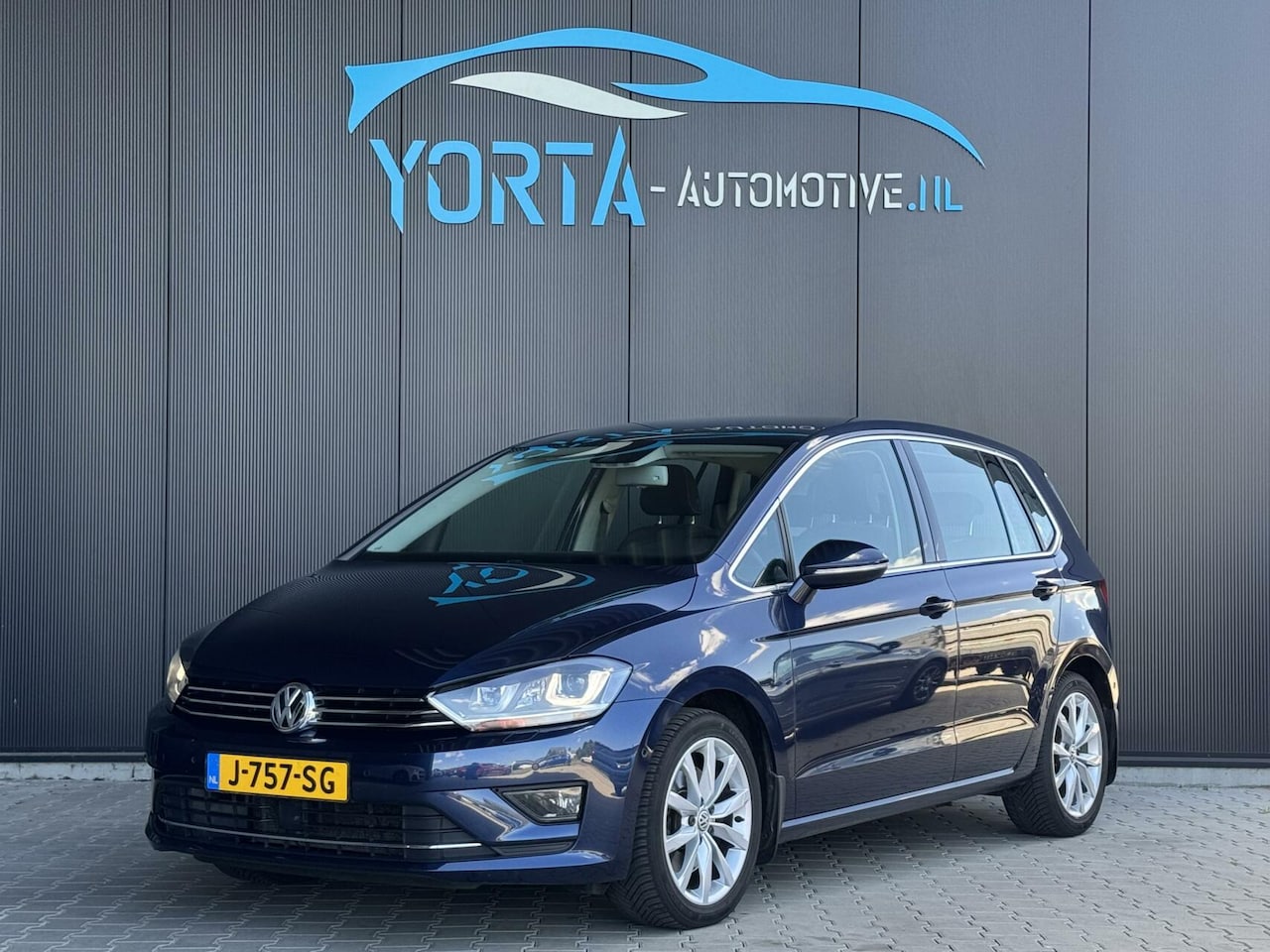 Volkswagen Golf Sportsvan - 1.4 TSI AUTOMAAT*ELEK. HAAK*CAMERA - AutoWereld.nl