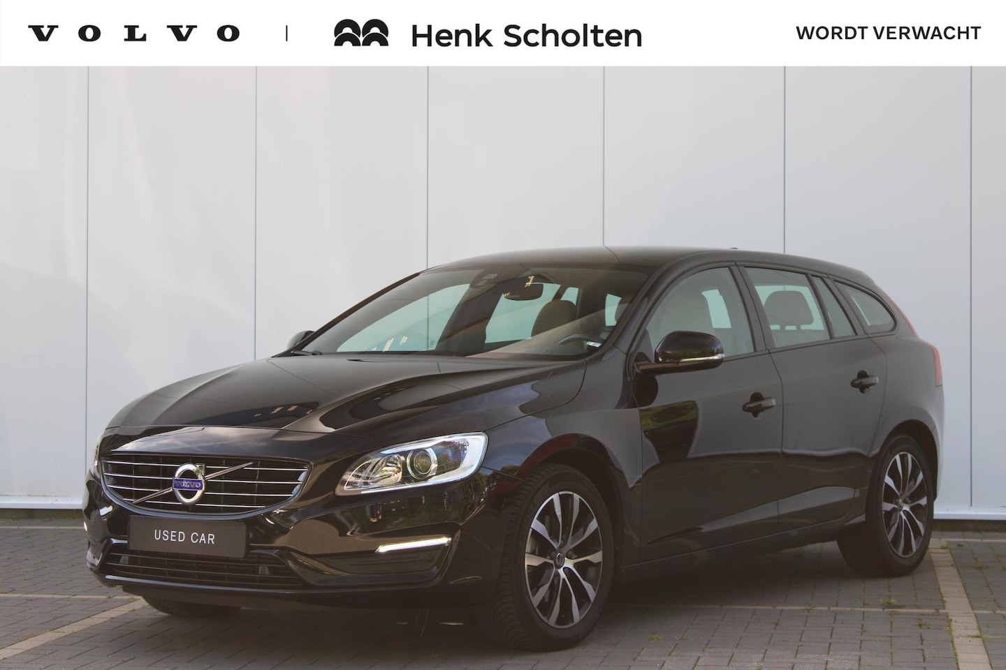 Volvo V60 - T3 153PK 6MT Polar+ Dynamic | Trekhaak | Lederen Bekleding | Stoelverwarming | 2-Zone Clim - AutoWereld.nl