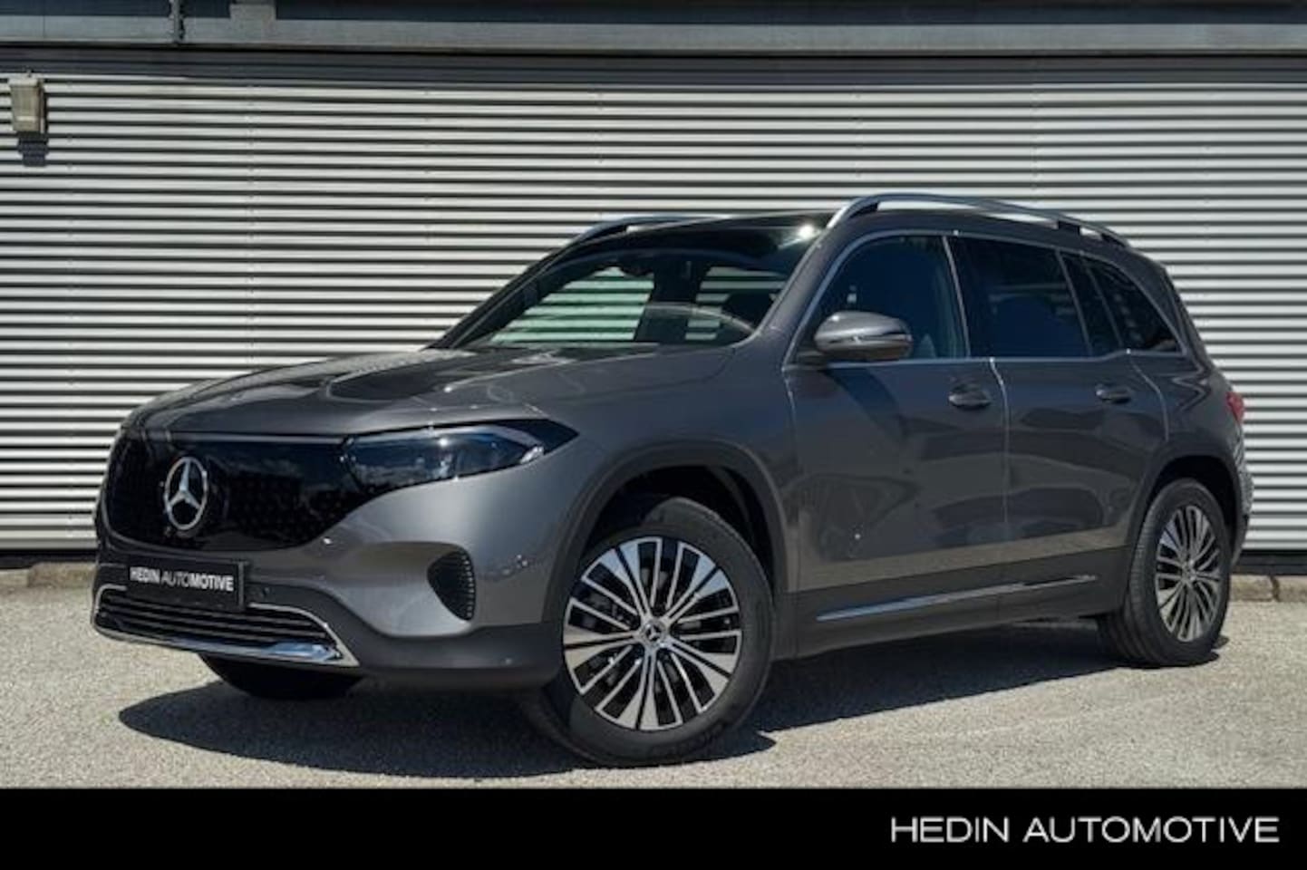 Mercedes-Benz EQB - EQB 250+ Business Solution Luxury | Parkeerpakket met 360°-camera | Distronic - AutoWereld.nl