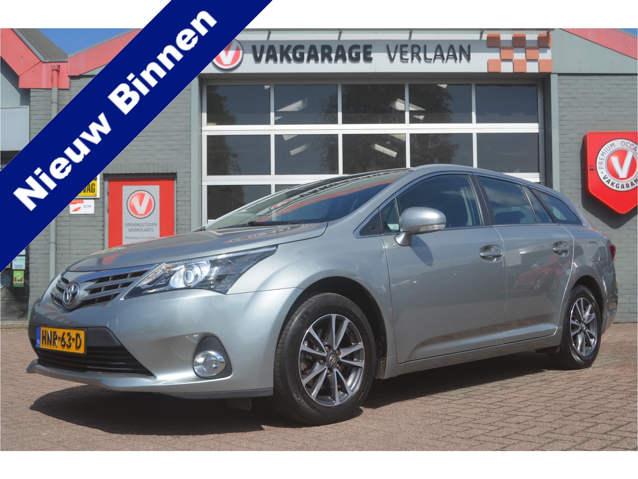 Toyota Avensis Wagon - 1.6 VVTi Comfort Trekhaak, 16 inch, cruise contr, boekjes - AutoWereld.nl