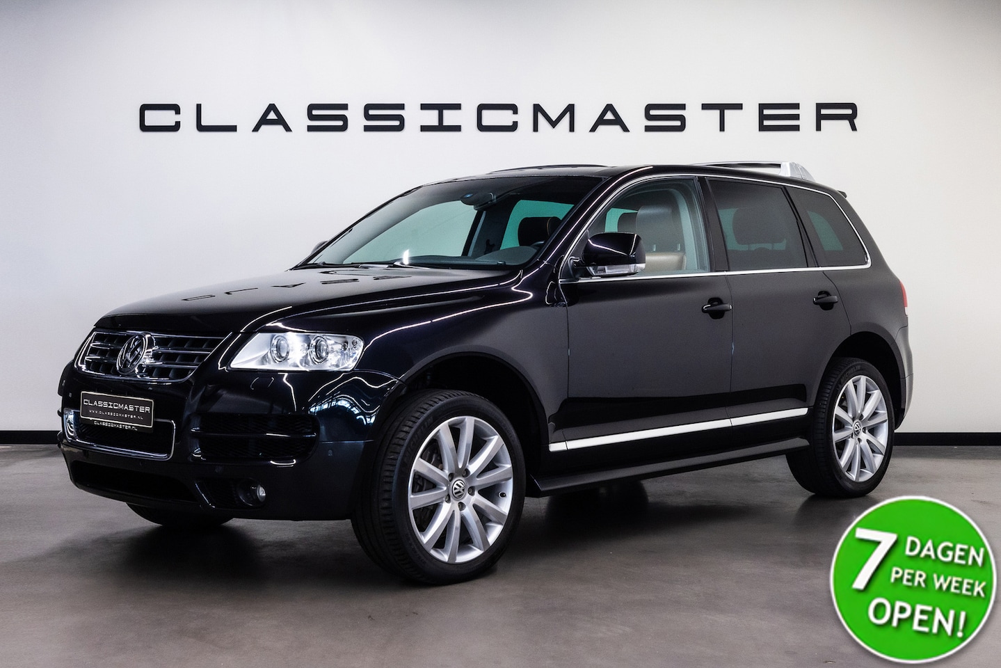 Volkswagen Touareg - 6.0 W12 Executive Btw auto, Fiscale waarde € 8.000,- (€ 27.231.40 Ex B.T.W) DEALER AUTO De - AutoWereld.nl