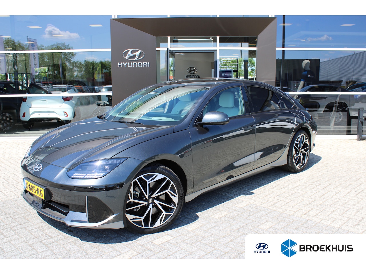 Hyundai IONIQ 6 - Lounge 77.4 kWh | Wit interieur | Weinig kilometers | 360 graden camera | Elektrisch bedie - AutoWereld.nl