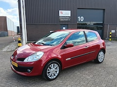 Renault Clio - 1.2 TCE Special Rip Curl