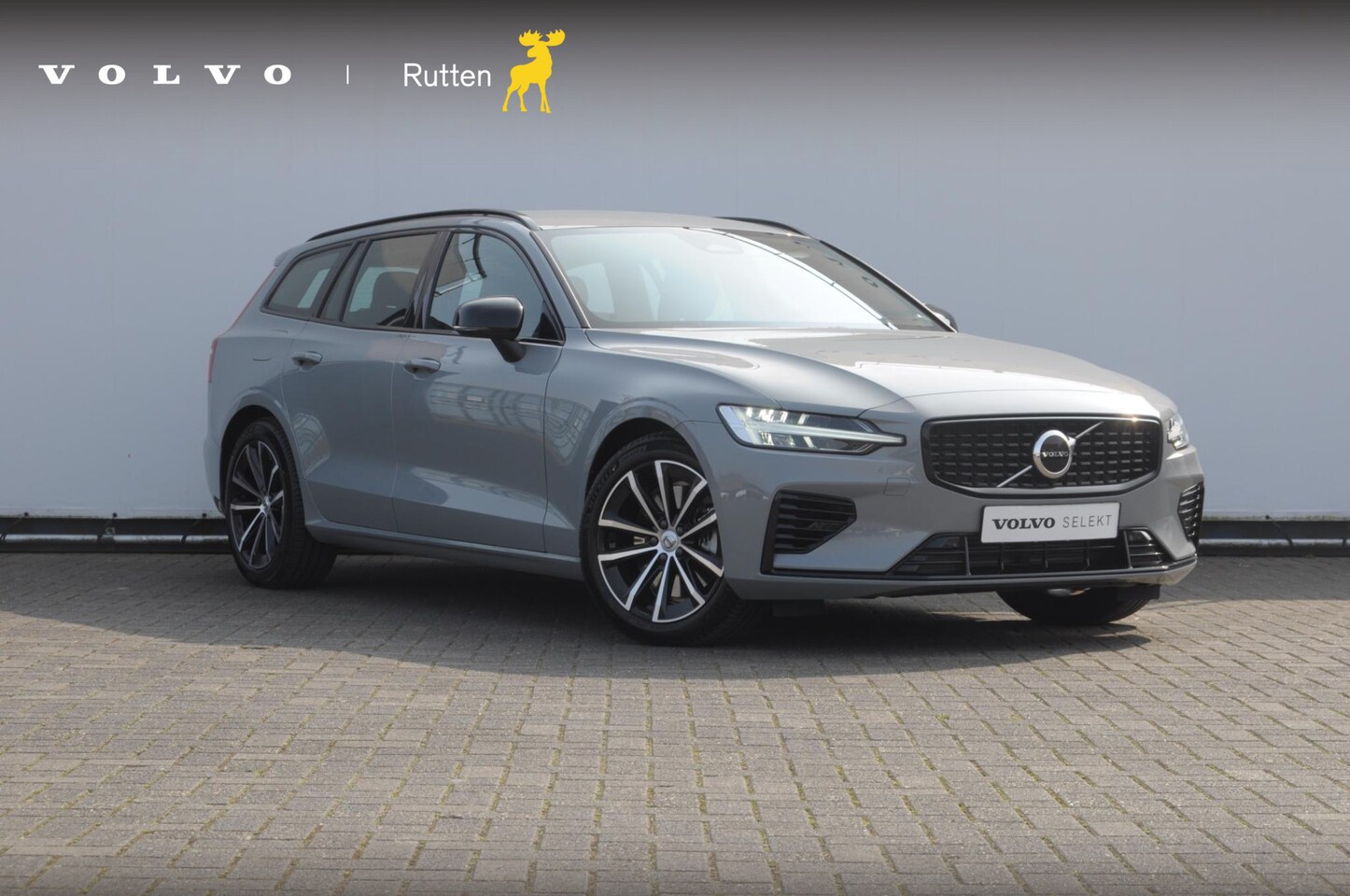 Volvo V60 - T6 350PK Automaat Plus Dark / cruise control   / Apple carplay / Elektrische stoelen met g - AutoWereld.nl